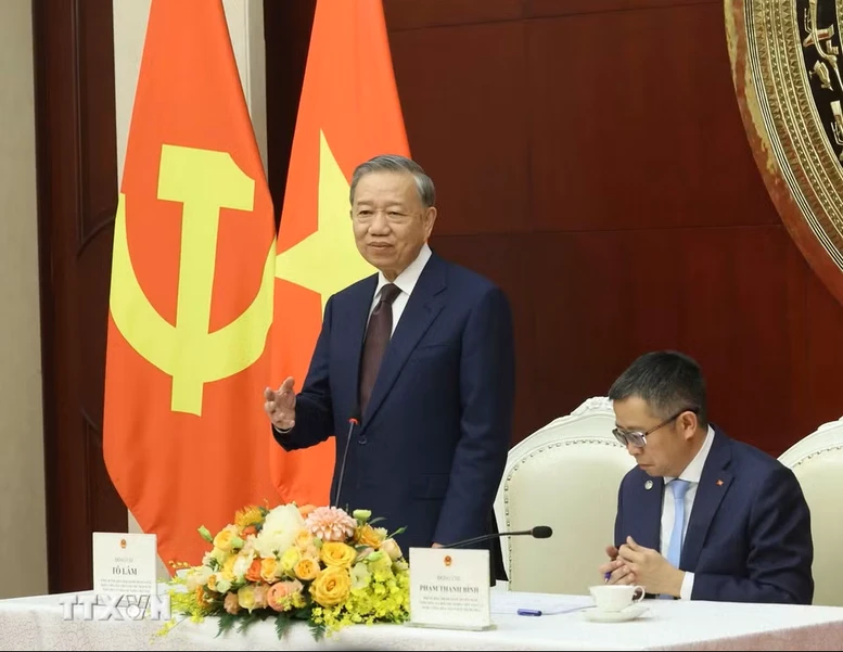 Tổng Bí thư, Chủ tịch nước Tô Lâm gặp gỡ cộng đồng người Việt Nam tại Trung Quốc- Ảnh 2.