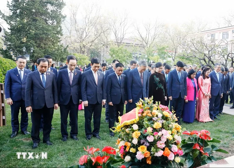 Tổng Bí thư, Chủ tịch nước Tô Lâm gặp gỡ cộng đồng người Việt Nam tại Trung Quốc- Ảnh 3.