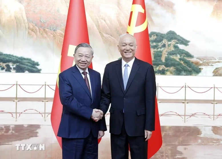 Tổng Bí thư, Chủ tịch nước Tô Lâm thăm Bảo tàng Lịch sử Đảng Cộng sản Trung Quốc- Ảnh 1.