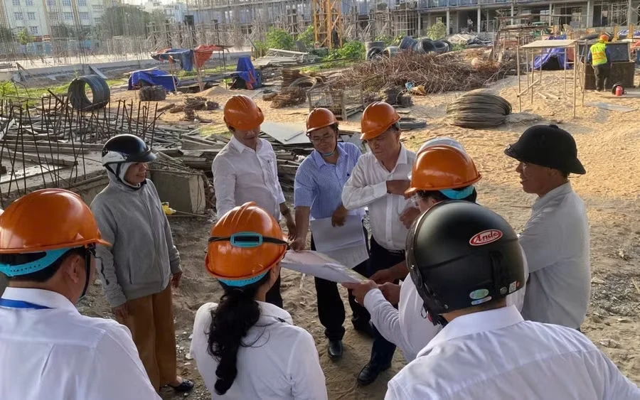 Lãnh đạo Sở GD&ĐT TPHCM kiểm tra dự án Trường THPT Đông Hưng Thuận, khu vực quận 12 cũ.