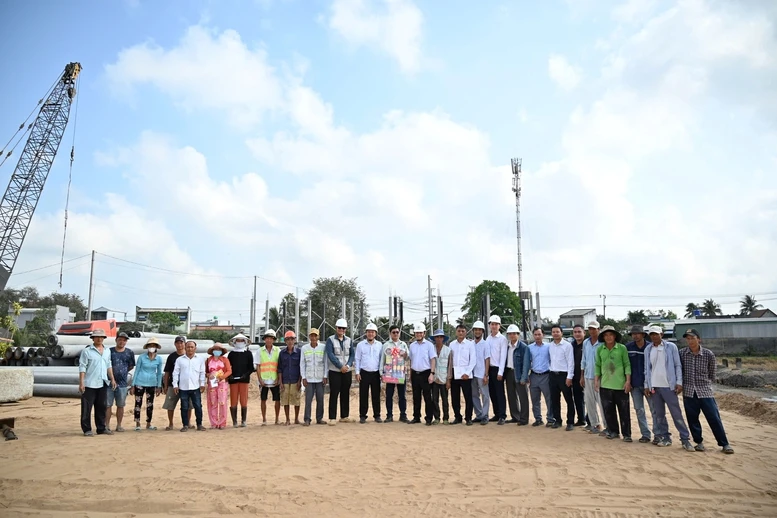 EVNSPC thi công xuyên lễ, phấn đấu đạt 105 công trình 220 kV-110 kV trong năm 2026- Ảnh 4.