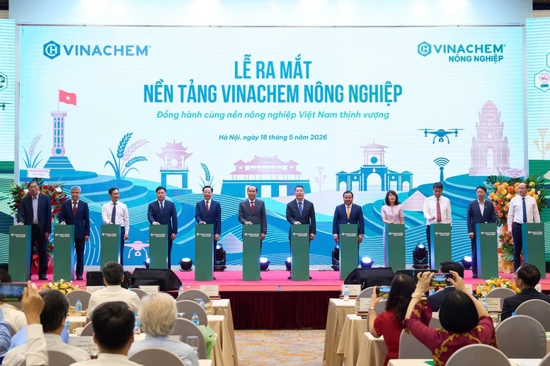 Gần 26.000 đơn hàng được giao qua VinachemMart- Ảnh 2. Gần 26.000 đơn hàng được giao qua VinachemMart- Ảnh 2.