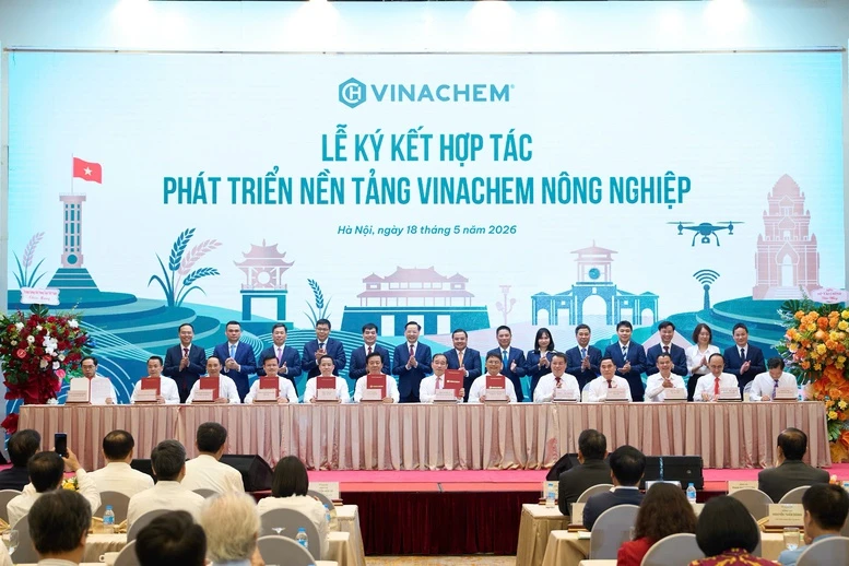 Gần 26.000 đơn hàng được giao qua VinachemMart- Ảnh 3. Gần 26.000 đơn hàng được giao qua VinachemMart- Ảnh 3.