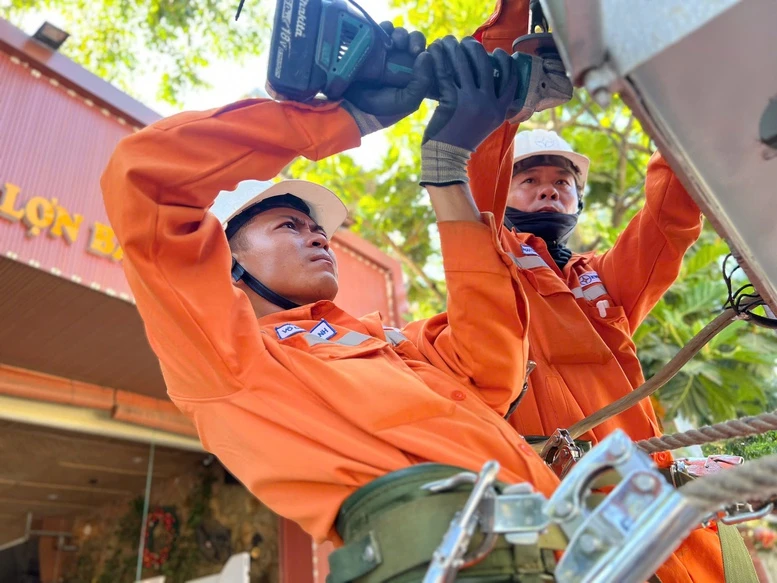 Miền Trung – Tây Nguyên lập đỉnh tiêu thụ điện, vượt mốc 100 triệu kWh/ngày- Ảnh 8. Miền Trung – Tây Nguyên lập đỉnh tiêu thụ điện, vượt mốc 100 triệu kWh/ngày- Ảnh 8.