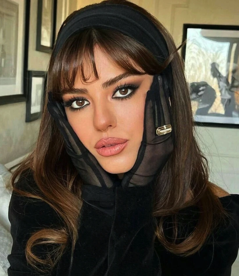 Phong cách mob wife gợi nhắc tinh thần thập niên 1980 - 1990 - thời kỳ của sự xa hoa - Ảnh minh họa: Pinterest