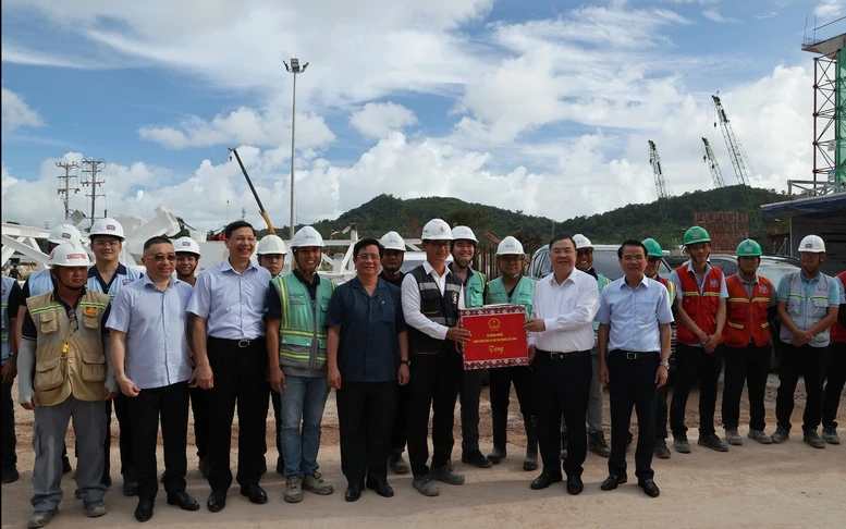 Phó Thủ tướng Thường trực Phạm Gia Túc kiểm tra tiến độ một số công trình trọng điểm phục vụ Hội nghị APEC 2027- Ảnh 2.