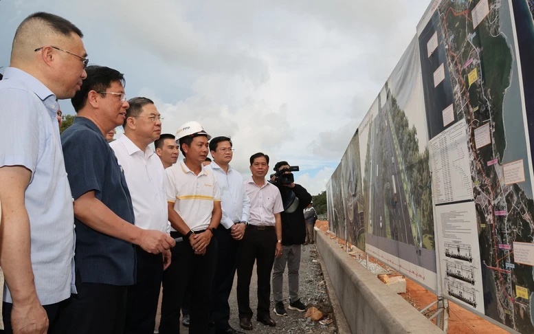 Phó Thủ tướng Thường trực Phạm Gia Túc kiểm tra tiến độ một số công trình trọng điểm phục vụ Hội nghị APEC 2027- Ảnh 3.