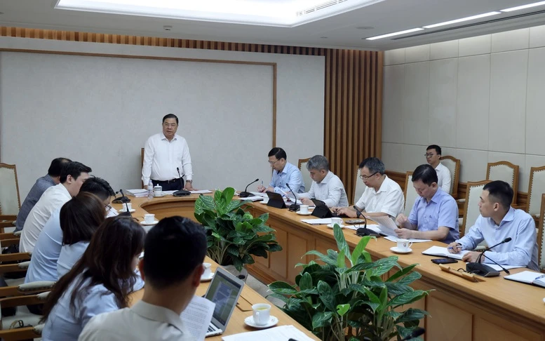 Phó Thủ tướng Thường trực Phạm Gia Túc yêu cầu Bộ Công Thương đẩy nhanh tiến độ xây dựng pháp luật, bảo đảm chất lượng và đồng bộ thể chế- Ảnh 2.