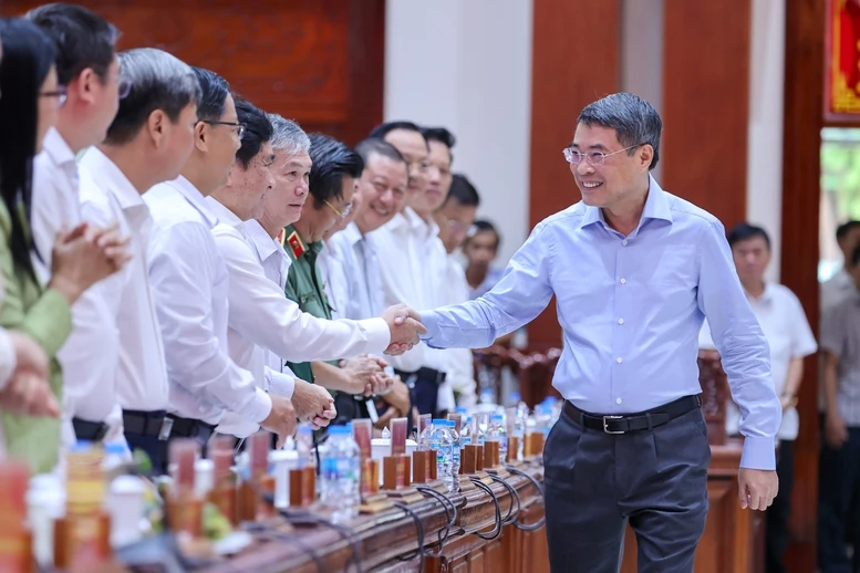 Thủ tướng Lê Minh Hưng: Đồng Tháp cần xác định mô hình tăng trưởng mới- Ảnh 1. Thủ tướng Lê Minh Hưng: Đồng Tháp cần xác định mô hình tăng trưởng mới- Ảnh 1.