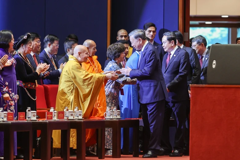 Tổng Bí thư, Chủ tịch nước Tô Lâm dự khai mạc Đại hội MTTQ Việt Nam lần thứ XI- Ảnh 4. Tổng Bí thư, Chủ tịch nước Tô Lâm dự khai mạc Đại hội MTTQ Việt Nam lần thứ XI- Ảnh 4.