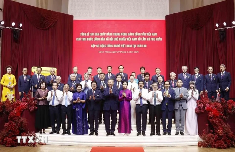 Tổng Bí thư, Chủ tịch nước Tô Lâm gặp gỡ cộng đồng người Việt Nam tại Thái Lan- Ảnh 5. Tổng Bí thư, Chủ tịch nước Tô Lâm gặp gỡ cộng đồng người Việt Nam tại Thái Lan- Ảnh 5.