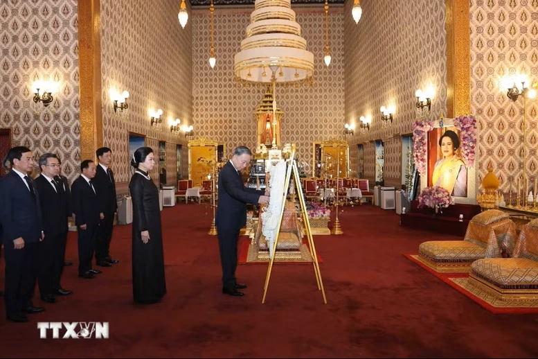 Tổng Bí thư, Chủ tịch nước Tô Lâm và Phu nhân hội kiến Nhà Vua Thái Lan và Hoàng hậu- Ảnh 2. Tổng Bí thư, Chủ tịch nước Tô Lâm và Phu nhân hội kiến Nhà Vua Thái Lan và Hoàng hậu- Ảnh 2.