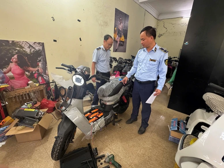 Phát hiện cơ sở kinh doanh xe đạp điện ‘trá hình’, tiềm ẩn nguy cơ mất an toàn giao thông